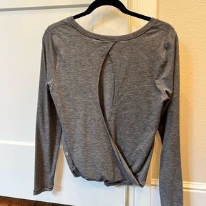 Lululemon Long Sleeve Shirt with Keyhole Gray Size 4